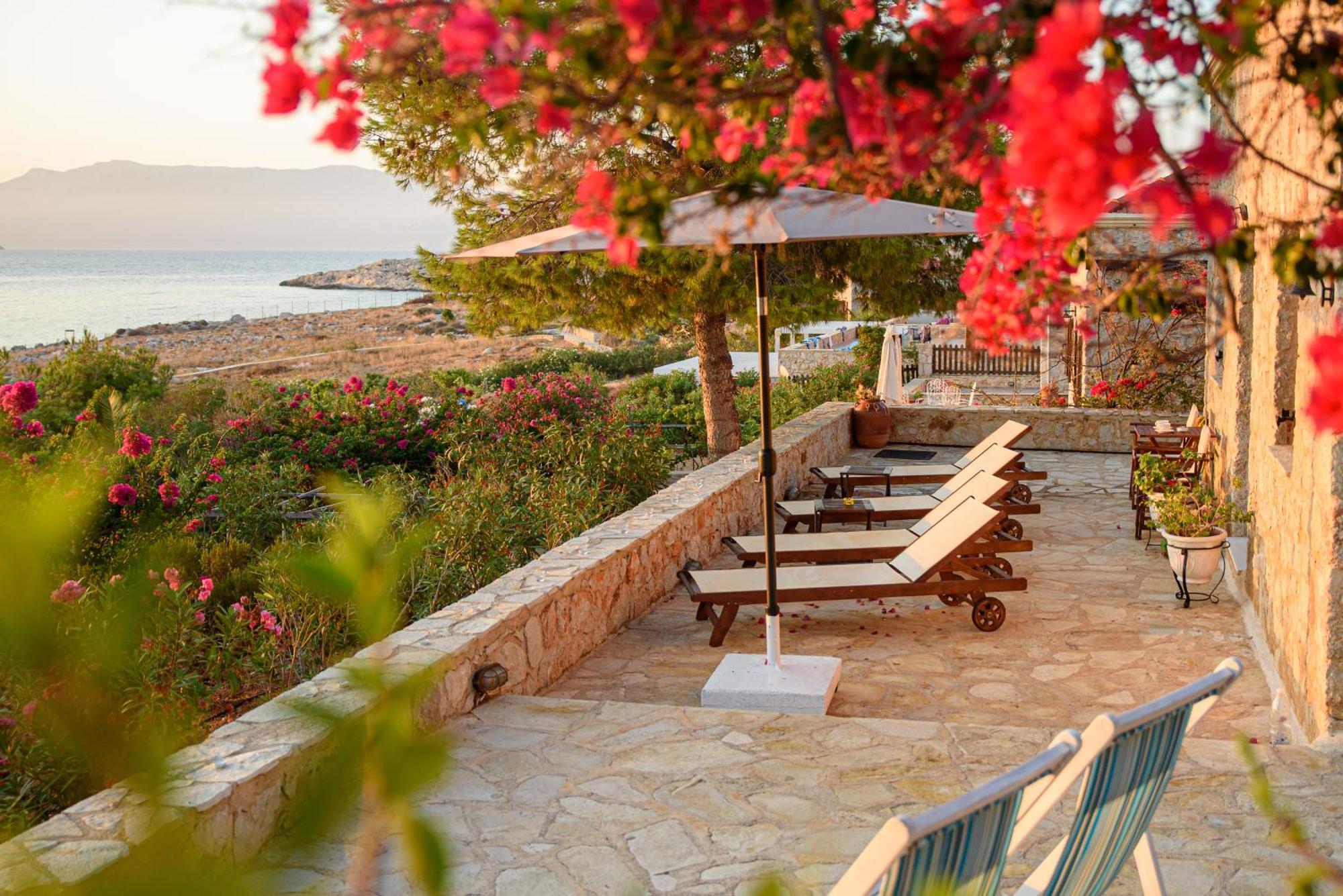 Villa Ftenagia Chalki Town ภายนอก รูปภาพ